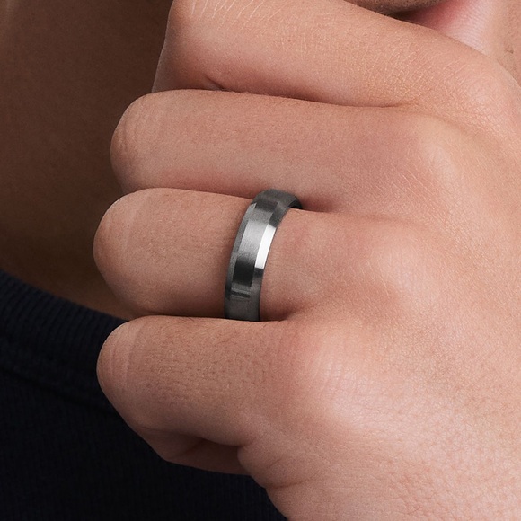 David Yurman Beveled Wedding Band Ring Grey Titanium 6mm Size 10 - Picture 4 of 11